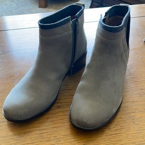 VIONIC Joslyn Suede Leather Ankle Boots Sz. 7.5